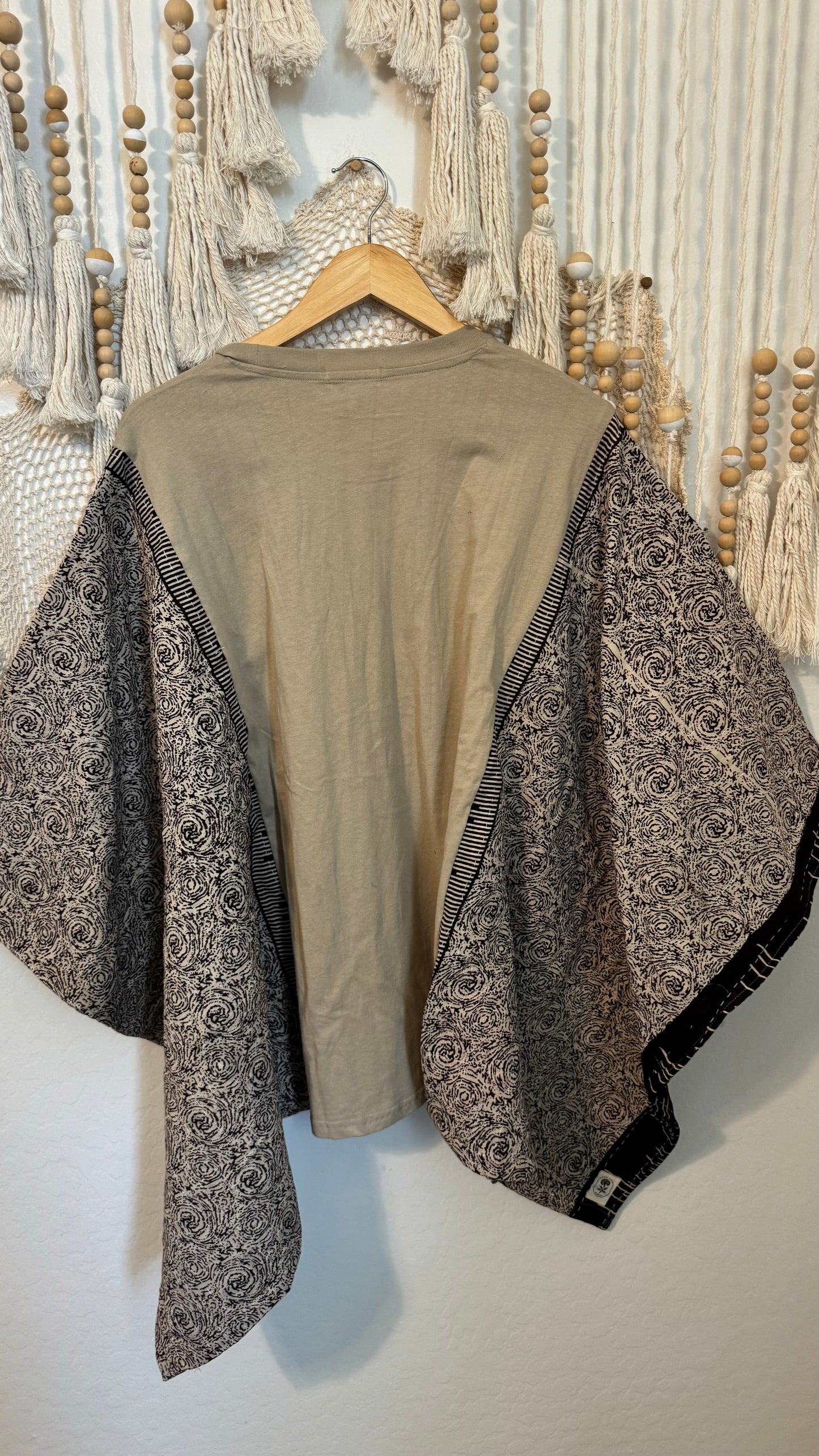 ADULT Kantha T-Shirt Top 016
