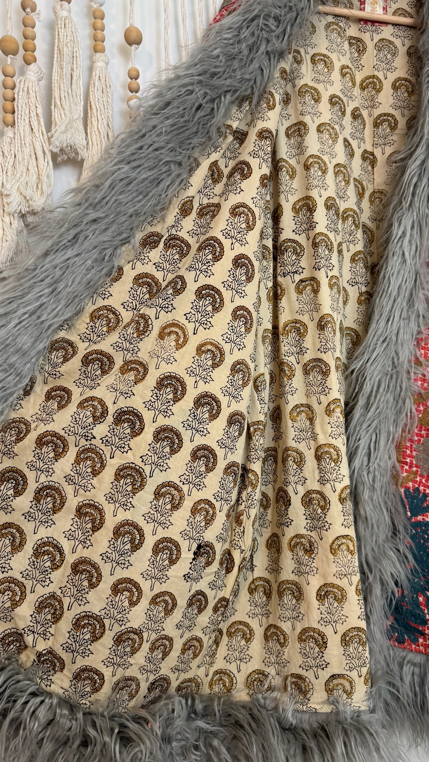 Canyon Bloom Coat 0002 (Mid-Length)